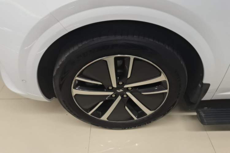 Used Li Auto L6 2024 Pro Model Exterior 4