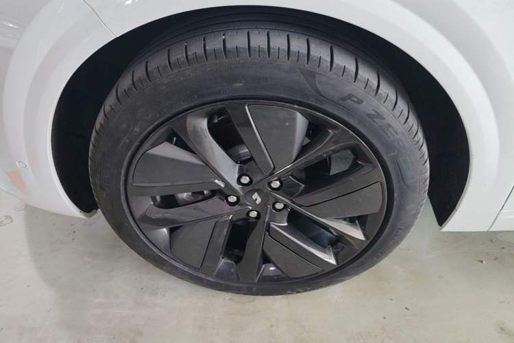 Used Li Auto L6 2024 Pro Model Exterior 4