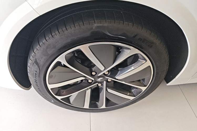Used Li Auto L6 2024 Pro Model Exterior 4