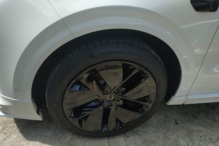 Used Li Auto L6 2024 Pro Model Exterior 4