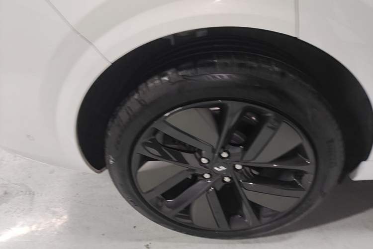 Used Li Auto L6 2024 Pro Model Exterior 5