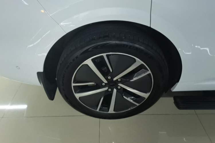 Used Li Auto L6 2024 Pro Model Exterior 5