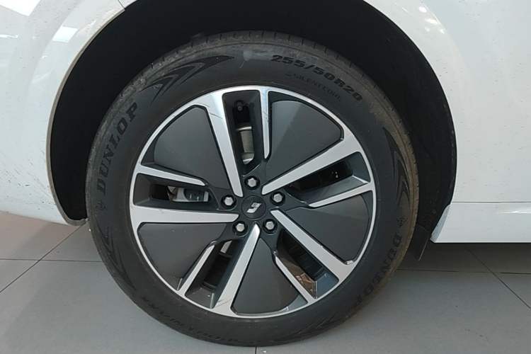 Used Li Auto L6 2024 Pro Model Exterior 5