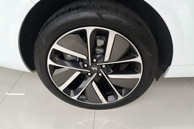 Used Li Auto L6 2024 Pro Model Exterior 5