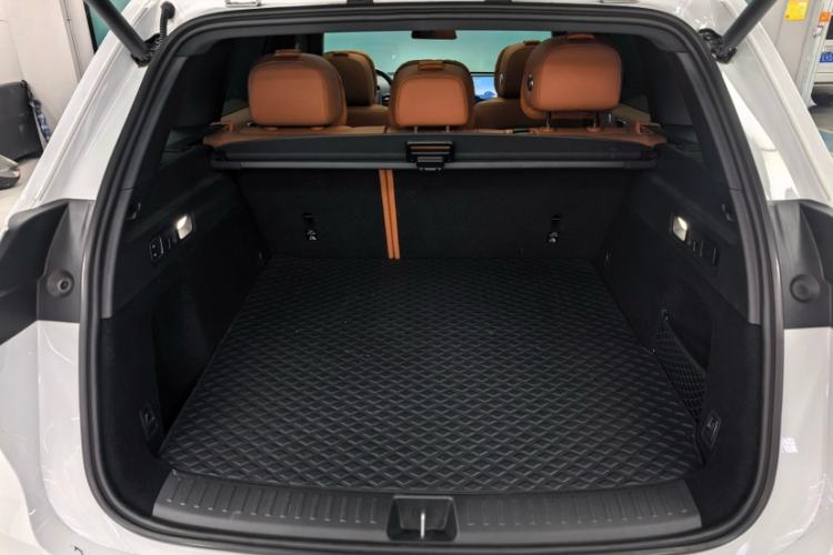 Used Li Auto L6 2024 Pro Model Interior 1