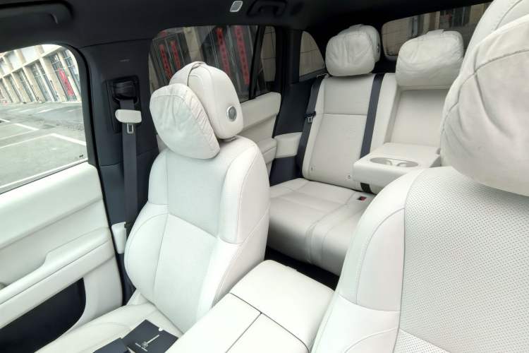 Used Li Auto L6 2024 Pro Model Interior 12