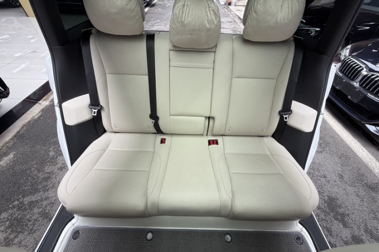 Used Li Auto L6 2024 Pro Model Interior 5
