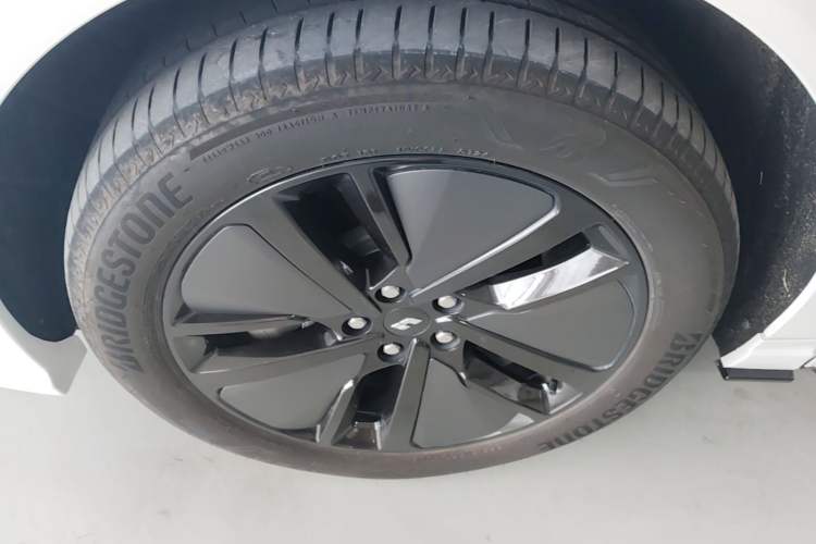 Used Li Auto L6 2024 Pro Model Left Front Wheel Hub