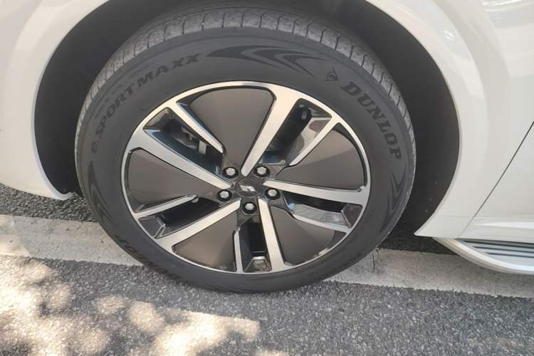 Used Li Auto L6 2024 Pro Model Left Front Wheel Hub