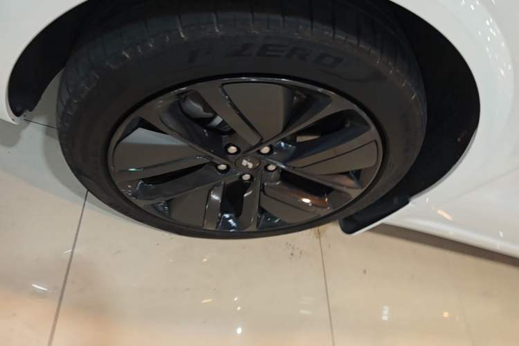 Used Li Auto L6 2024 Max Left Front Wheel Hub