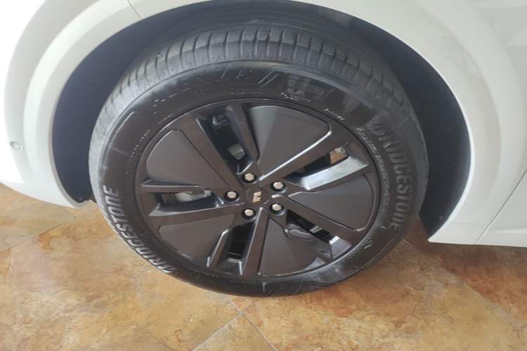 Used Li Auto L6 2024 Pro Model Left Front Wheel Hub