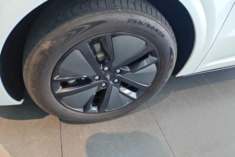 Used Li Auto L6 2024 Pro Model Left Front Wheel Hub