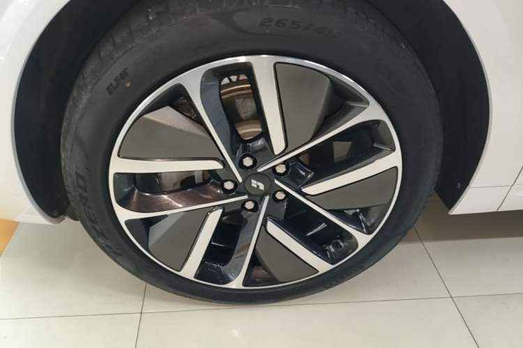 Used Li Auto L6 2024 Pro Model Left Front Wheel Hub