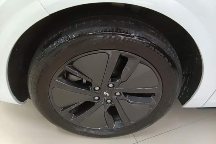 Used Li Auto L6 2024 Pro Model Left Front Wheel Hub