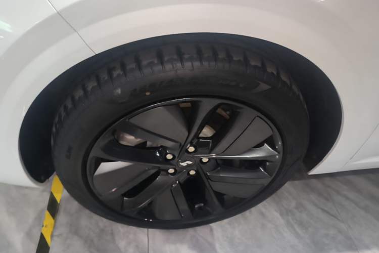Used Li Auto L6 2024 Max Left Front Wheel Hub