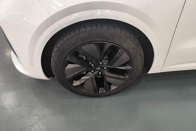 Used Li Auto L6 2024 Pro Model Left Front Wheel Hub