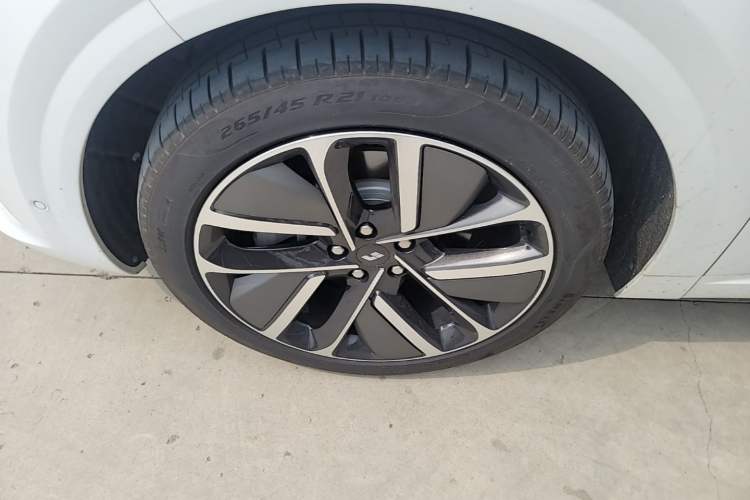 Used Li Auto L6 2024 Max Left Front Wheel Hub