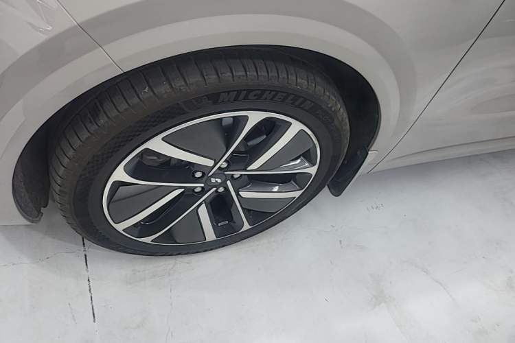 Used Li Auto L6 2024 Max Left Front Wheel Hub