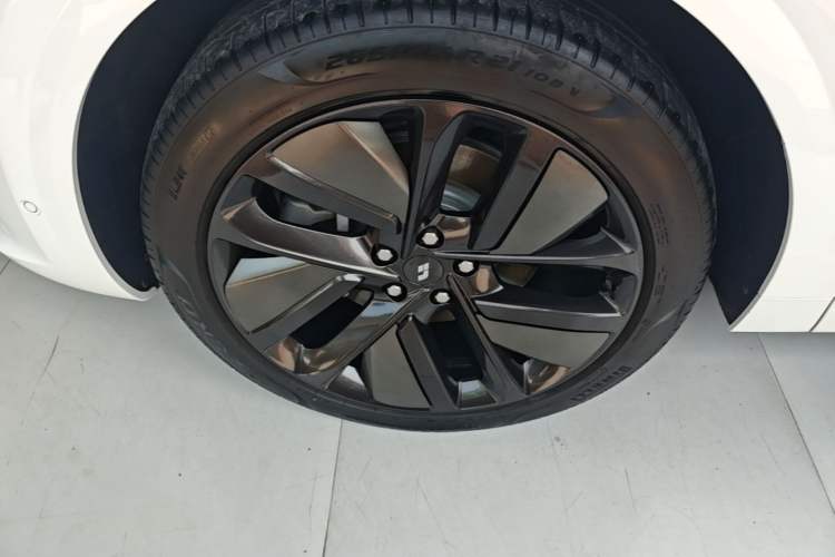 Used Li Auto L6 2024 Pro Model Left Front Wheel Hub