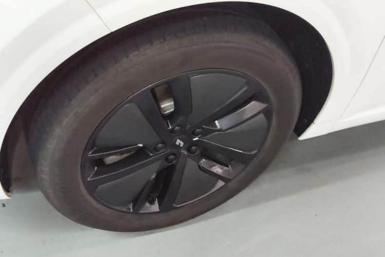 Used Li Auto L6 2024 Pro Model Left Front Wheel Hub