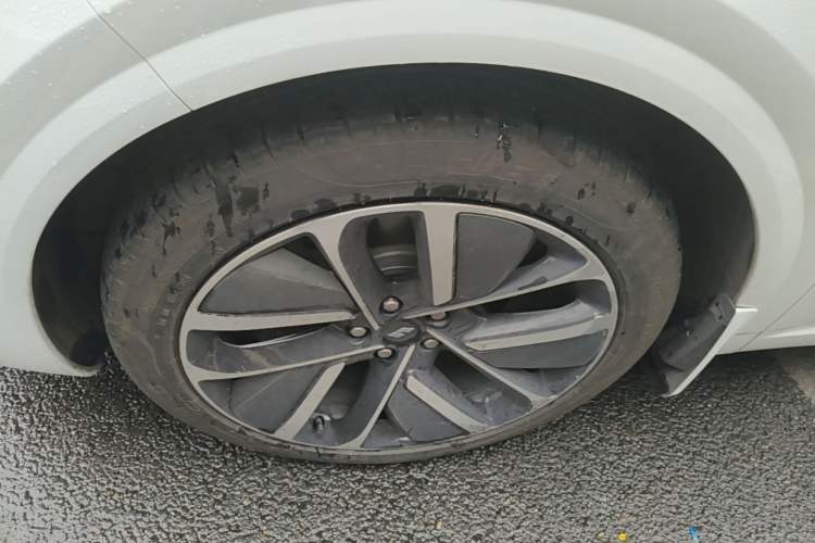 Used Li Auto L6 2024 Pro Model Left Front Wheel Hub