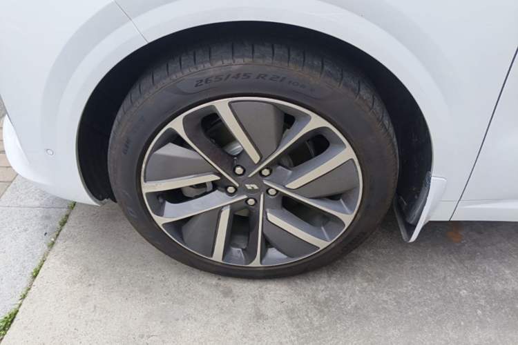 Used Li Auto L6 2024 Max Left Front Wheel Hub