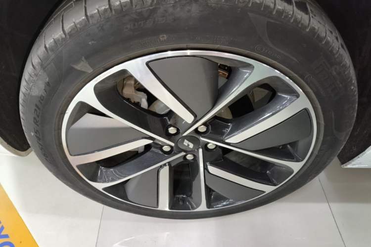 Used Li Auto L6 2024 Pro Model Left Front Wheel Hub