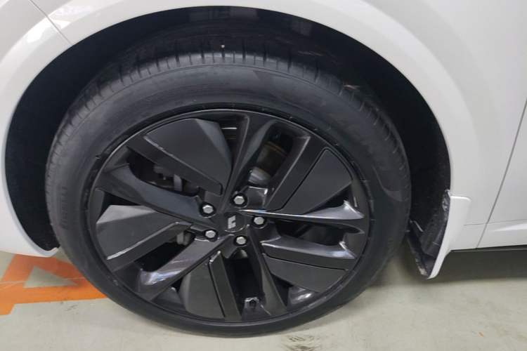 Used Li Auto L6 2024 Pro Model Left Front Wheel Hub