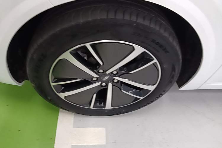 Used Li Auto L6 2024 Pro Model Left Front Wheel Hub