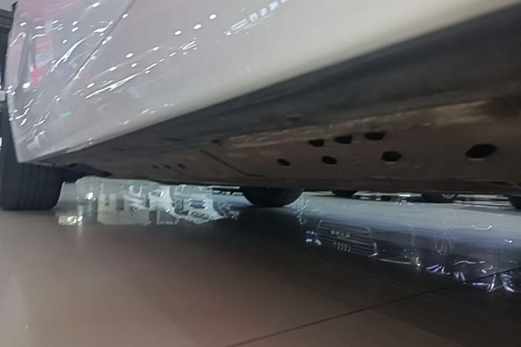 Used Li Auto L6 2024 Pro Model Left Side Sill