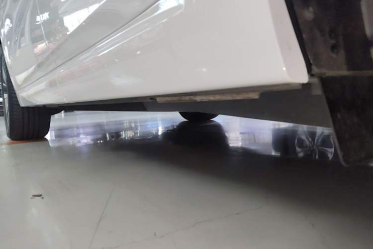 Used Li Auto L6 2024 Pro Model Left Side Sill