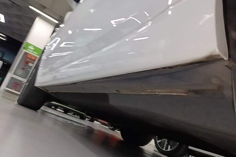 Used Li Auto L6 2024 Pro Model Left Side Sill
