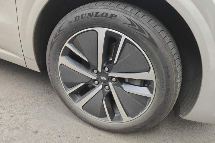 Used Li Auto L6 2024 Pro Model Right Front Wheel Hub