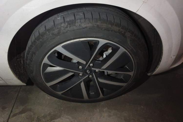 Used Li Auto L6 2024 Max Right Front Wheel Hub