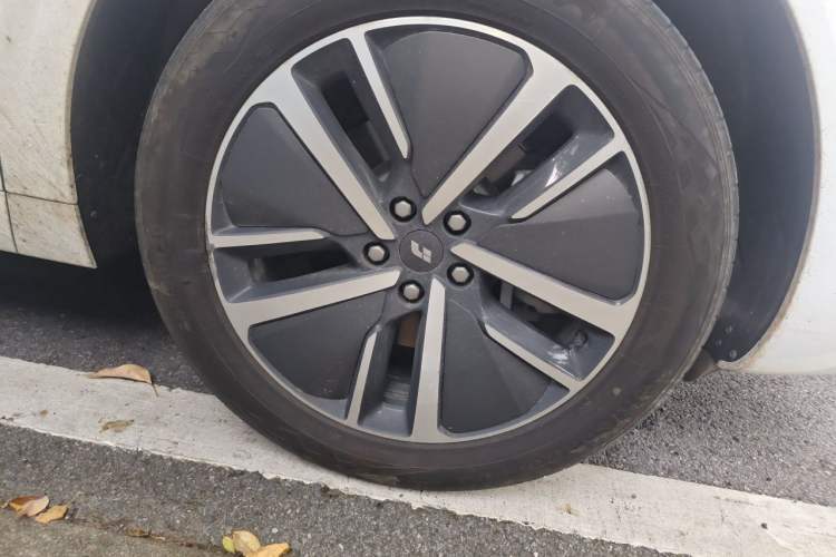 Used Li Auto L6 2024 Pro Model Right Front Wheel Hub