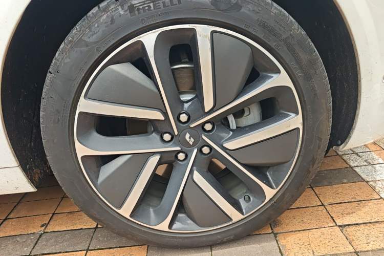 Used Li Auto L6 2024 Pro Model Right Front Wheel Hub