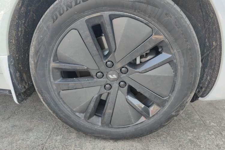 Used Li Auto L6 2024 Pro Model Right Front Wheel Hub