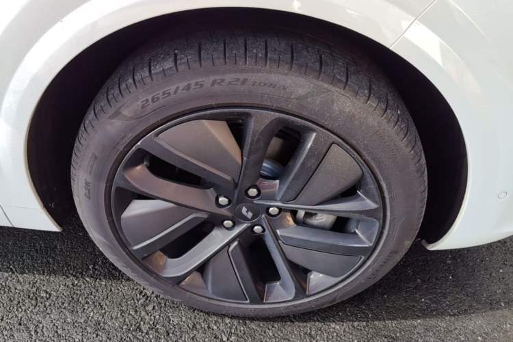 Used Li Auto L6 2024 Pro Model Right Front Wheel Hub