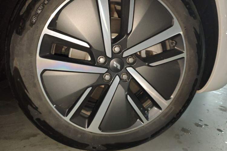Used Li Auto L6 2024 Pro Model Right Front Wheel Hub