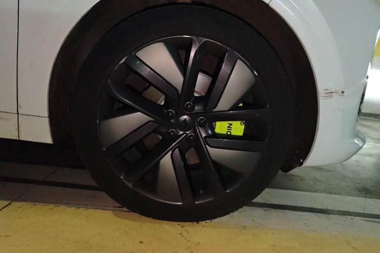 Used Li Auto L6 2024 Max Right Front Wheel Hub