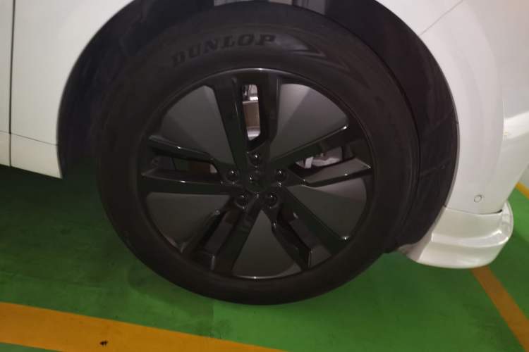 Used Li Auto L6 2024 Pro Model Right Front Wheel Hub