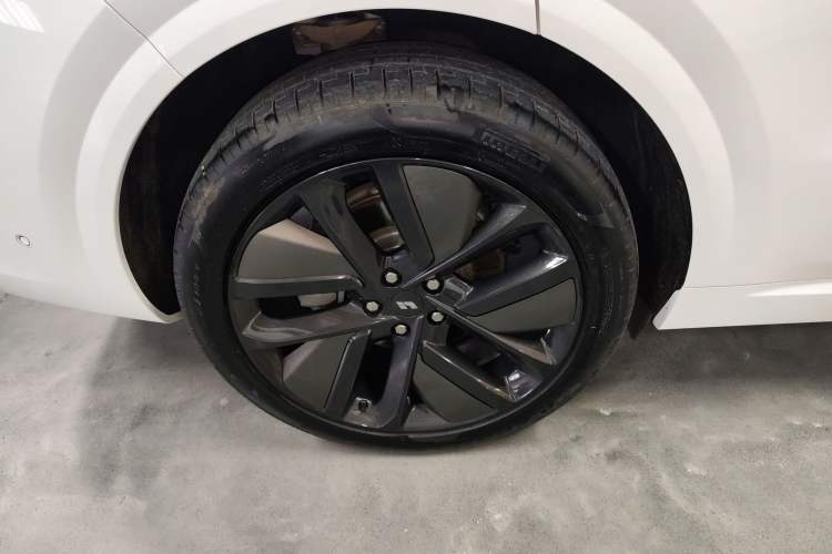 Used Li Auto L6 2024 Pro Model Right Rear Wheel Hub
