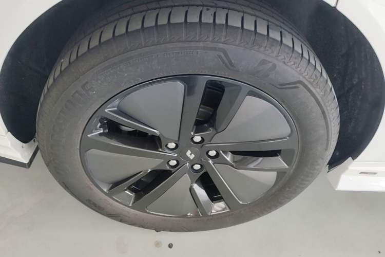 Used Li Auto L6 2024 Pro Model Right Rear Wheel Hub