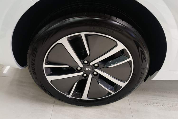 Used Li Auto L6 2024 Pro Model Right Rear Wheel Hub