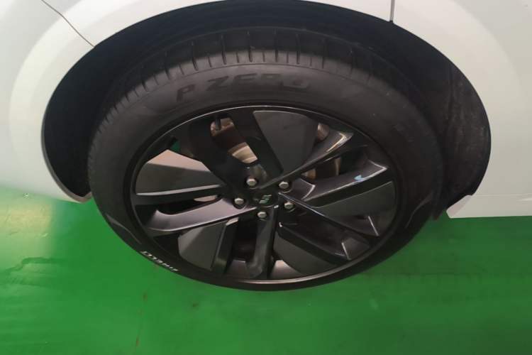Used Li Auto L6 2024 Pro Model Right Rear Wheel Hub