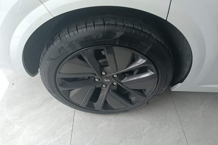 Used Li Auto L6 2024 Pro Model Right Rear Wheel Hub