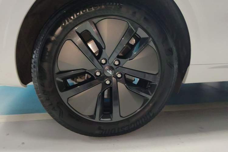 Used Li Auto L6 2024 Pro Model Right Rear Wheel Hub