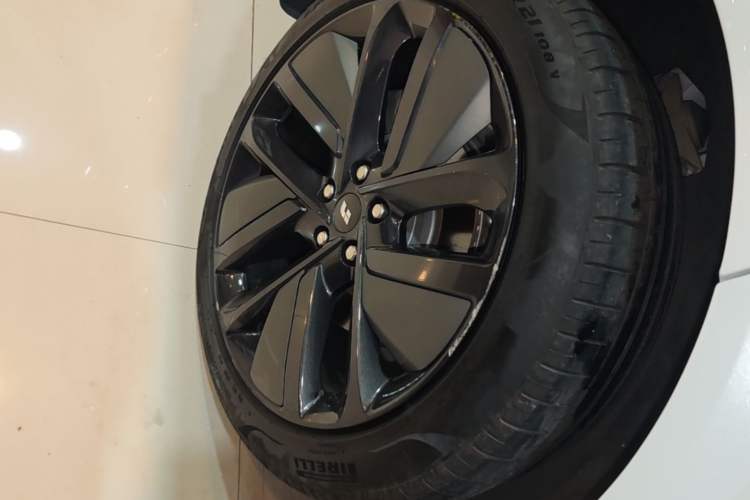 Used Li Auto L6 2024 Max Right Rear Wheel Hub