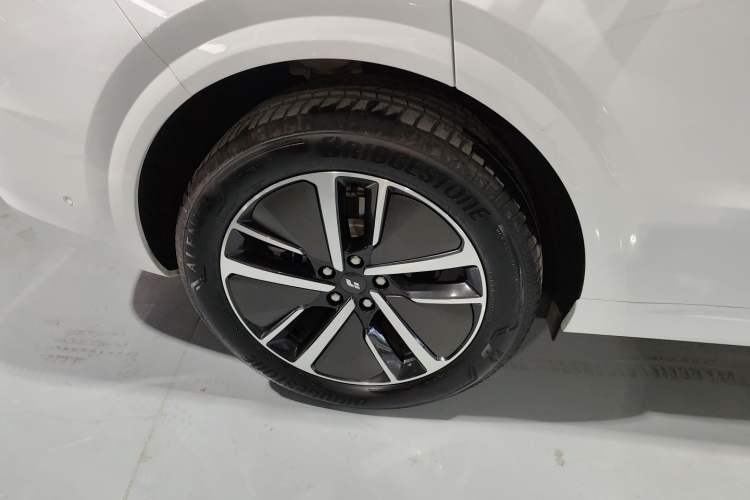 Used Li Auto L6 2024 Pro Model Right Rear Wheel Hub