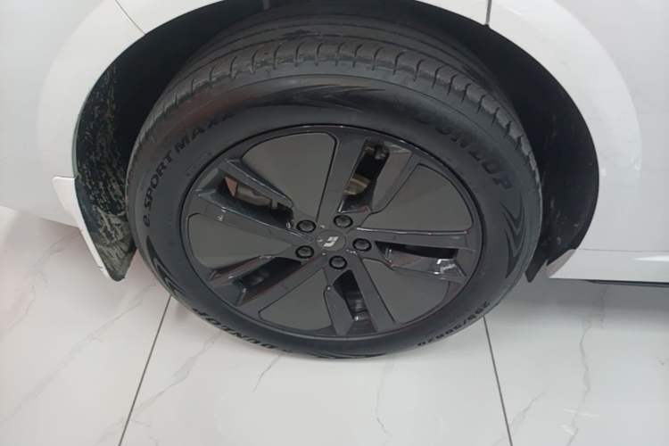 Used Li Auto L6 2024 Pro Model Right Rear Wheel Hub